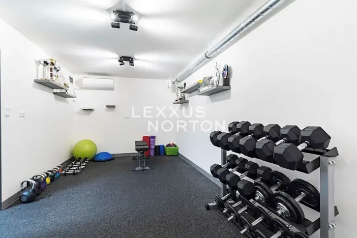 Pronájem rodinného domu, Praha - Jinonice, Laténská, 246 m2
