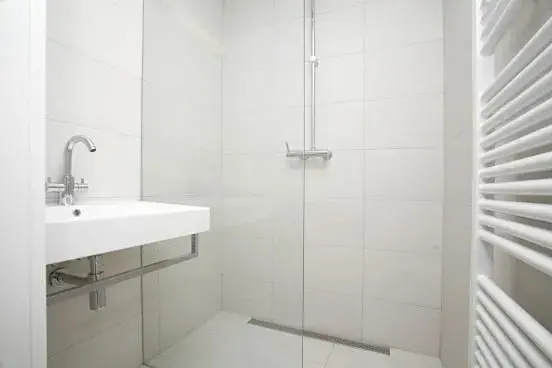 Pronájem atypického bytu, Praha - Bubeneč, U akademie, 120 m2