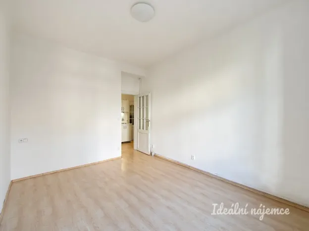 Pronájem bytu 1+1, Praha - Vinohrady, Na Folimance, 33 m2
