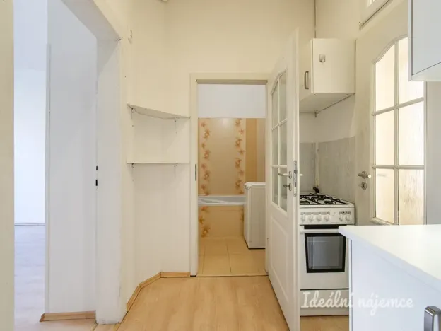 Pronájem bytu 1+1, Praha - Vinohrady, Na Folimance, 33 m2