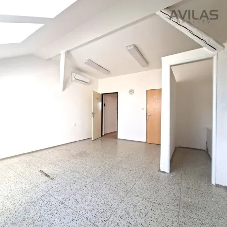 Pronájem kanceláře, Benešov, Masarykovo náměstí, 58 m2