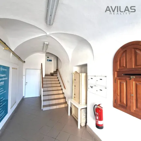 Pronájem kanceláře, Benešov, Masarykovo náměstí, 58 m2