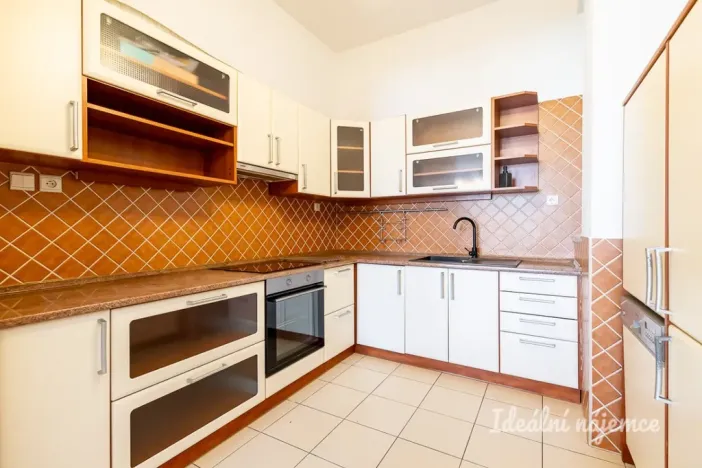Pronájem bytu 2+1, České Budějovice - České Budějovice 1, Krajinská, 92 m2