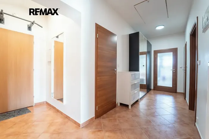Prodej bytu 3+kk, Nupaky, Za Hotelem, 88 m2