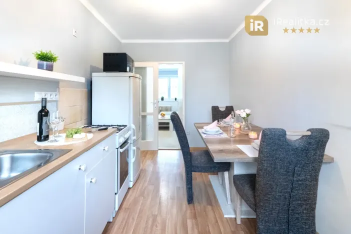 Prodej bytu 2+1, Pardubice - Zelené Předměstí, kpt. Nálepky, 56 m2