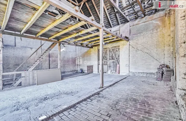 Prodej rodinného domu, Hořesedly, 350 m2