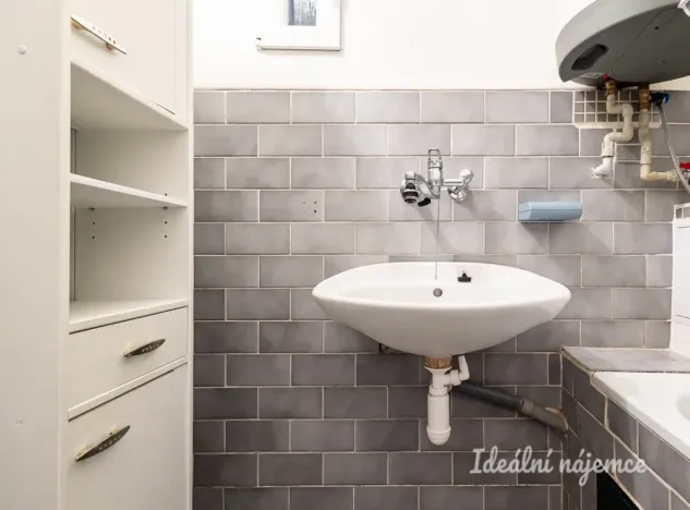Pronájem bytu 2+kk, Praha - Libeň, Andrštova, 48 m2