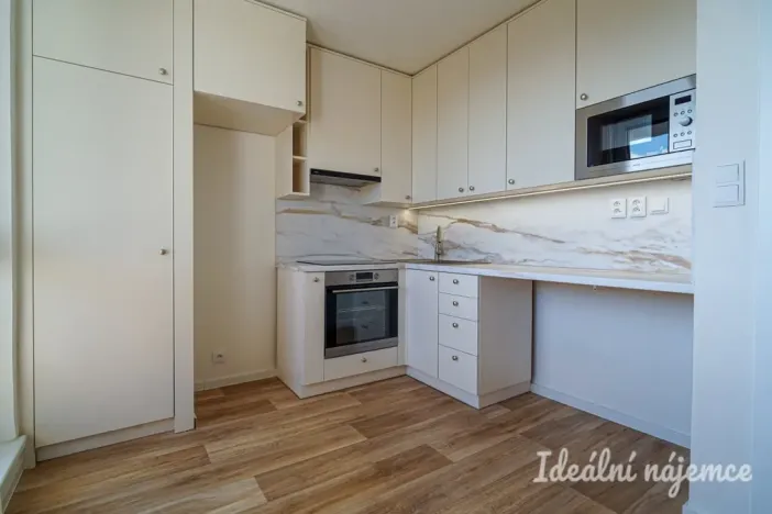 Pronájem bytu 1+1, Šlapanice, Brněnská, 32 m2