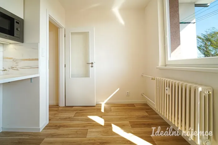Pronájem bytu 1+1, Šlapanice, Brněnská, 32 m2