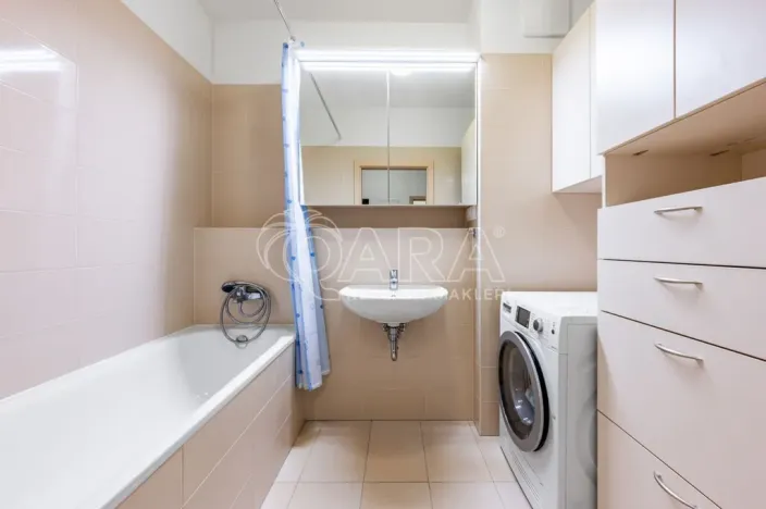 Pronájem bytu 2+kk, Praha - Modřany, Fikerova, 62 m2