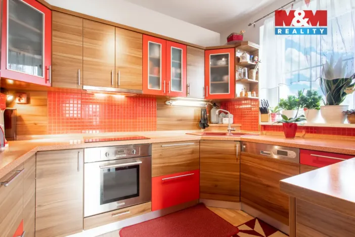 Prodej činžovního domu, Karlovy Vary - Tašovice, Česká, 200 m2