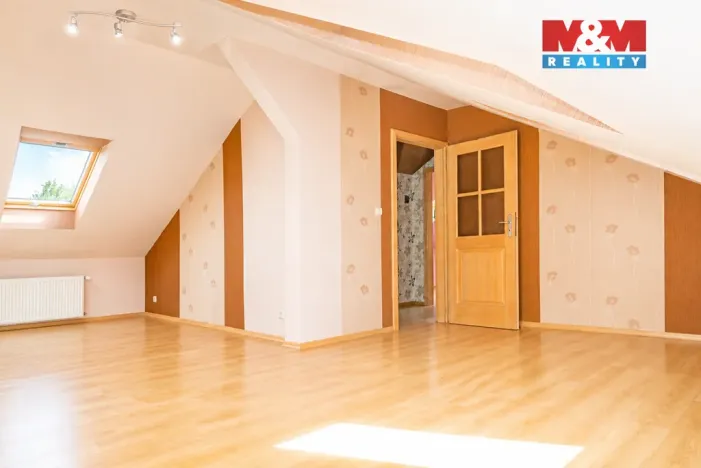 Prodej činžovního domu, Karlovy Vary - Tašovice, Česká, 200 m2