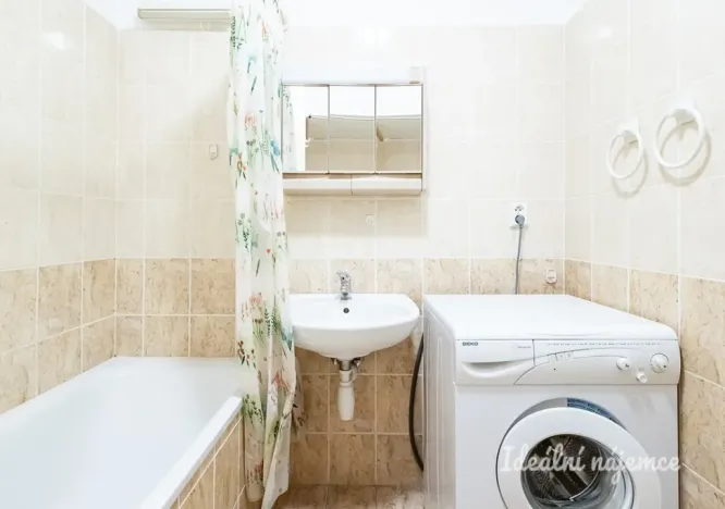 Pronájem bytu 2+kk, Praha - Troja, Olštýnská, 37 m2