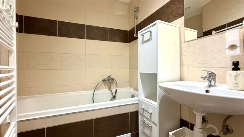 Pronájem bytu 2+kk, Cheb, Růžový kopeček, 53 m2
