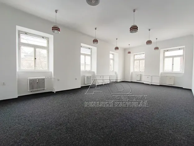 Pronájem kanceláře, České Budějovice, Kanovnická, 132 m2