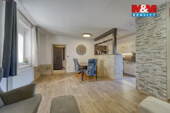 Prodej rodinného domu, Bavoryně, 127 m2