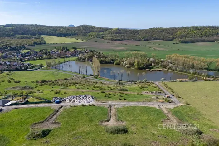 Prodej pozemku pro bydlení, Lužice, 1305 m2