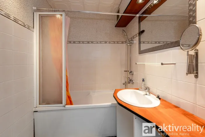 Prodej bytu 3+kk, Praha - Petrovice, Kurčatovova, 70 m2