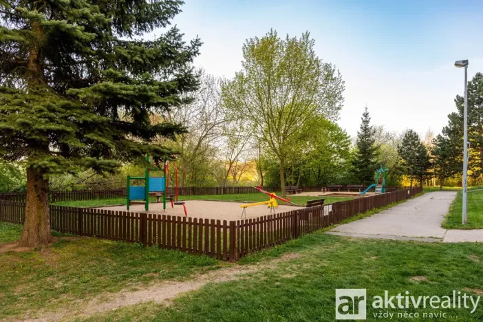 Prodej bytu 3+kk, Praha - Petrovice, Kurčatovova, 70 m2