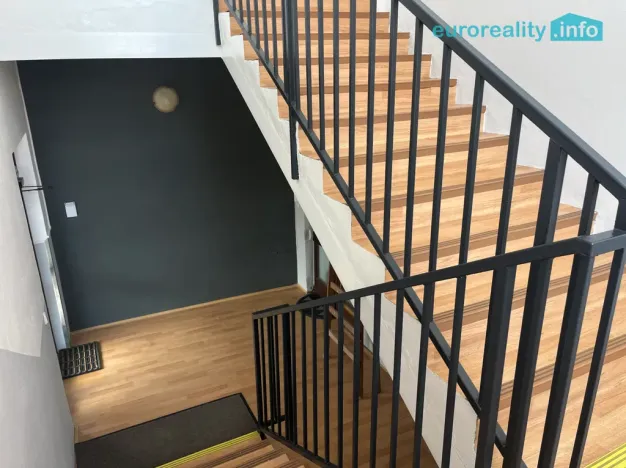 Pronájem kanceláře, Mariánské Lázně, třída Vítězství, 22 m2