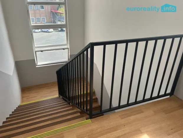 Pronájem kanceláře, Mariánské Lázně, třída Vítězství, 22 m2