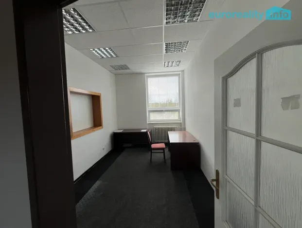 Pronájem kanceláře, Mariánské Lázně, třída Vítězství, 22 m2