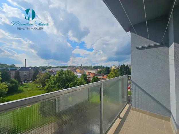 Pronájem bytu 2+1, Jaroměř, Na Obci, 56 m2