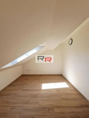 Pronájem bytu 3+kk, Šternberk, Uničovská, 65 m2