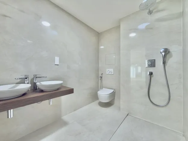 Prodej bytu 4+kk, Praha - Holyně, náměstí Pod lípou, 128 m2