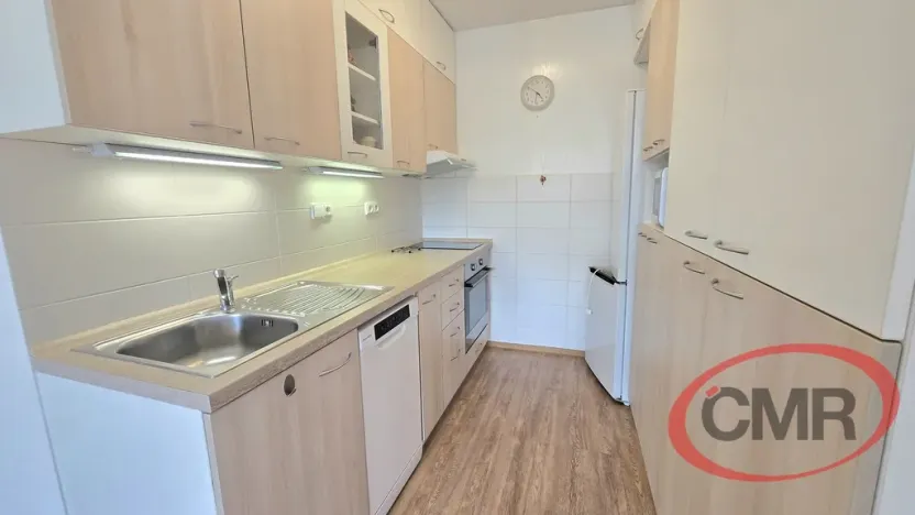 Pronájem bytu 2+kk, Praha, Hněvkovského, 41 m2