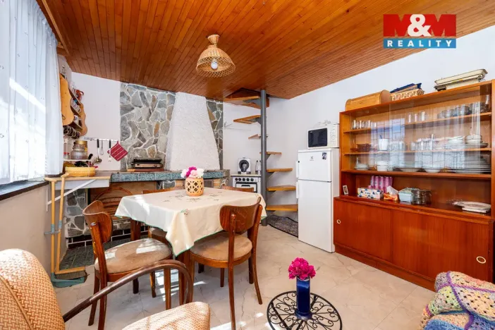 Prodej chaty, Hradec Králové - Slatina, 385 m2