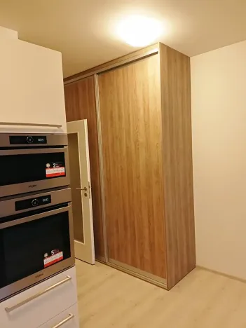 Pronájem bytu 1+kk, Praha, Modřanská, 39 m2