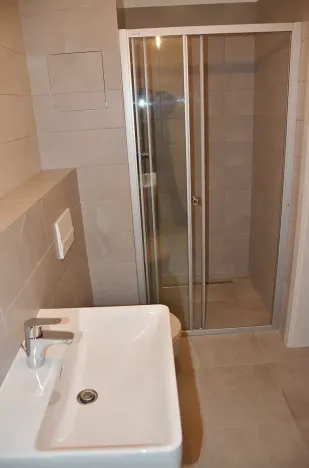Pronájem bytu 1+kk, Praha, Modřanská, 39 m2