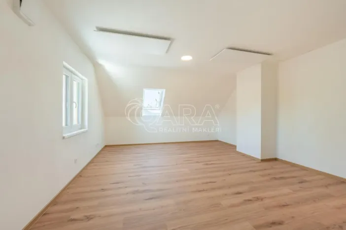 Pronájem bytu 1+kk, Buštěhrad, Žižkova, 30 m2