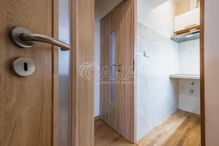 Pronájem bytu 1+kk, Praha - Malešice, U tvrze, 27 m2