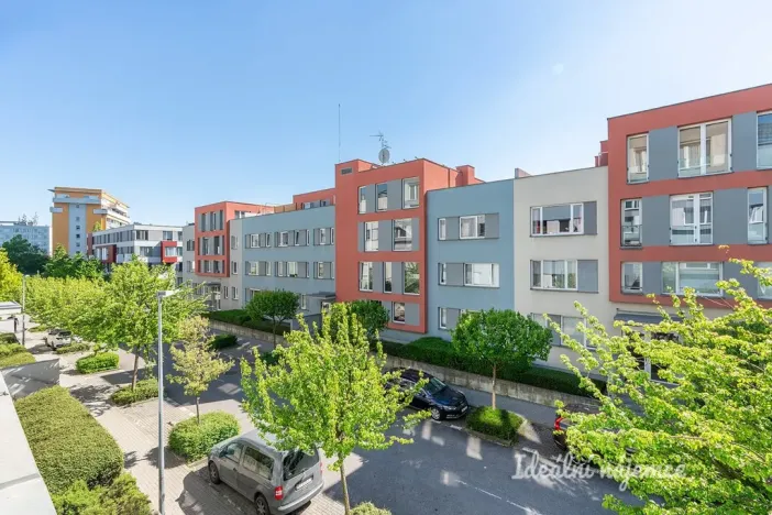 Pronájem bytu 1+kk, Praha, Trmická, 36 m2