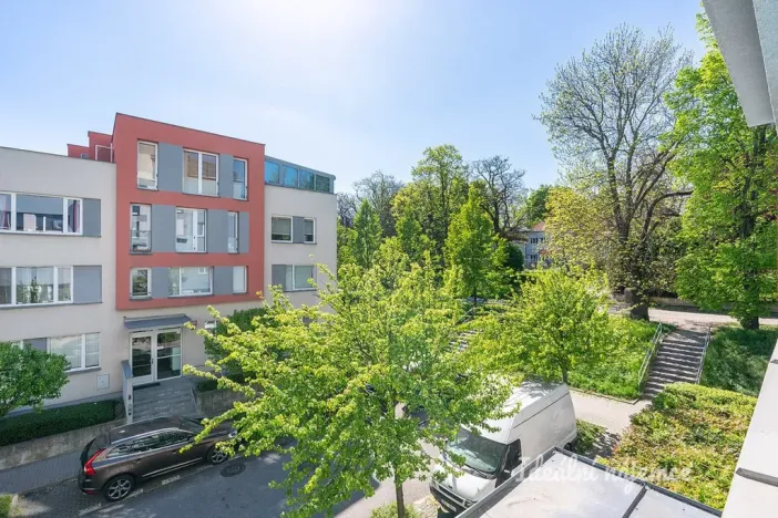 Pronájem bytu 1+kk, Praha - Prosek, Trmická, 36 m2