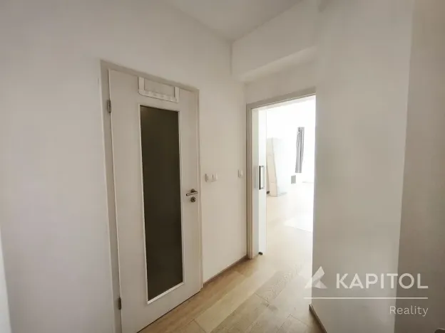 Pronájem bytu 1+1, Praha - Michle, Nuselská, 40 m2