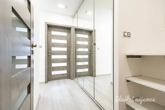 Pronájem bytu 2+kk, Praha - Černý Most, Breitcetlova, 45 m2