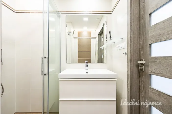 Pronájem bytu 2+kk, Praha - Černý Most, Breitcetlova, 45 m2
