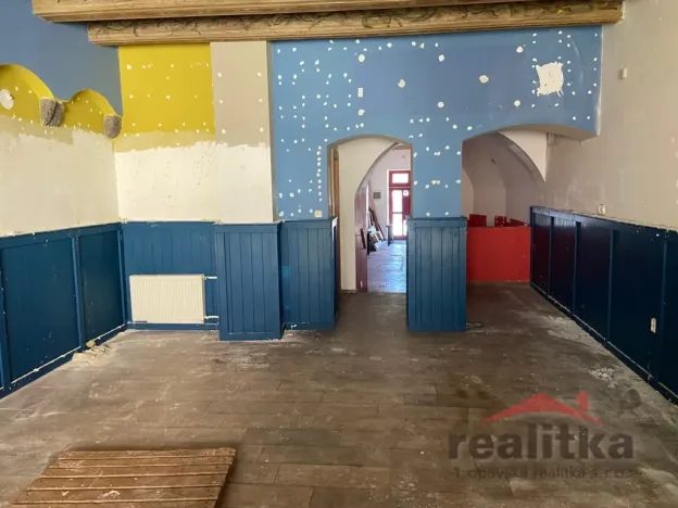 Pronájem obchodního prostoru, Opava - Město, Dolní náměstí, 180 m2