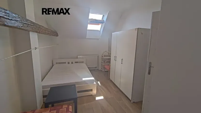 Pronájem atypického bytu, Drahelčice, V Brance, 164 m2