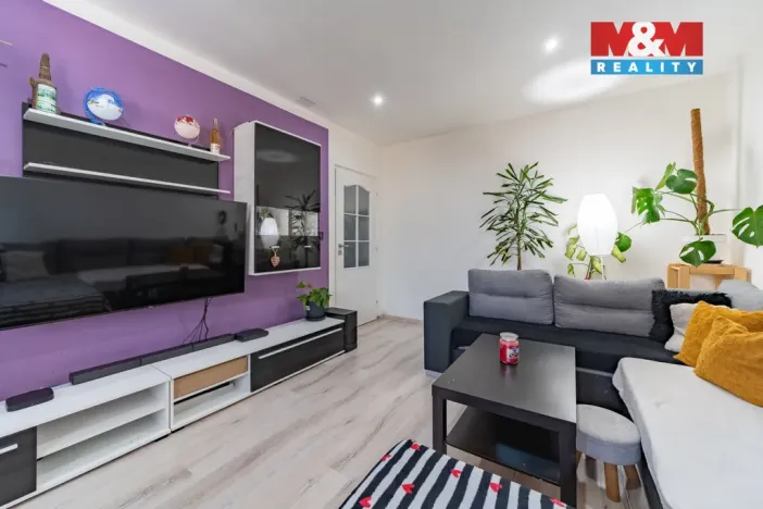 Prodej bytu 3+1, Cheb, Lomená, 60 m2