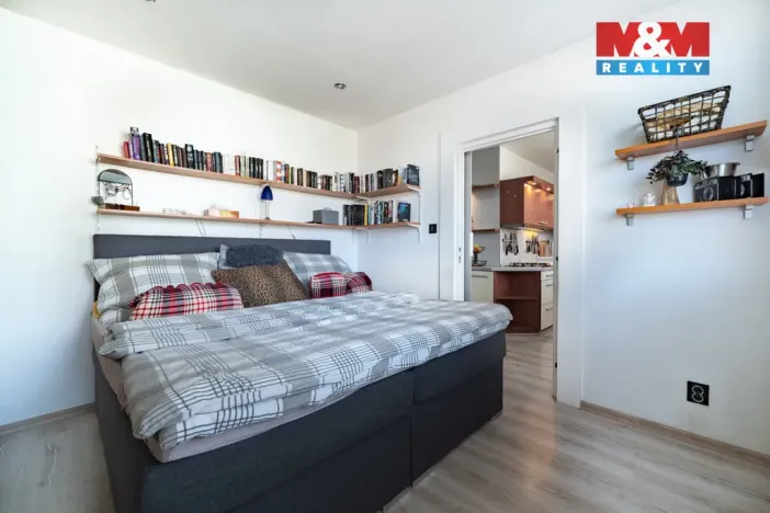 Prodej bytu 3+1, Cheb, Lomená, 60 m2
