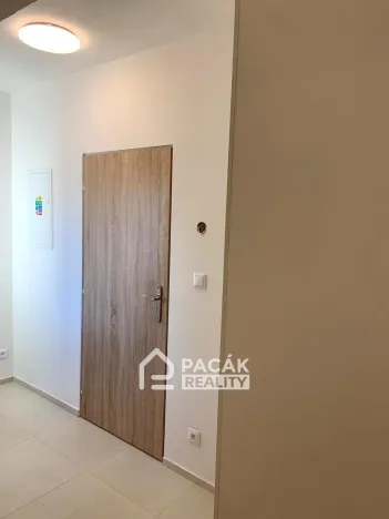 Pronájem bytu 2+1, Olomouc - Holice, Hanácká, 68 m2