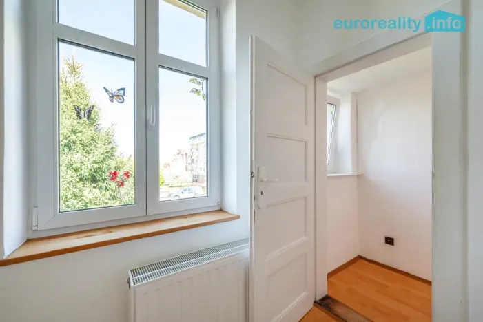 Prodej bytu 2+kk, Cheb, Vančurova, 48 m2