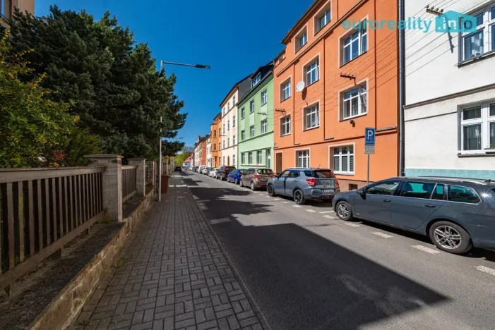 Prodej bytu 2+kk, Cheb, Vančurova, 48 m2