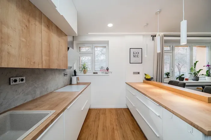 Pronájem bytu 3+kk, Ostrava, Šrobárova, 75 m2