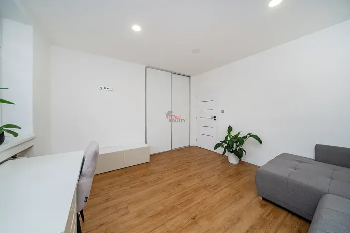 Pronájem bytu 3+kk, Ostrava, Šrobárova, 75 m2