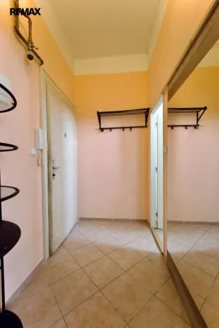 Pronájem bytu 1+1, Hradec Králové, Bidlova, 57 m2